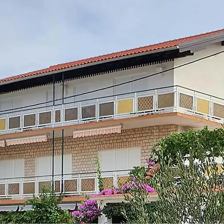 Appartement Amazing In With Wifi Vodice