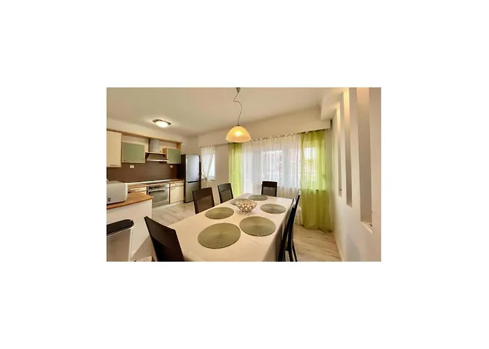 3 Bedroom Amazing In Apartman *